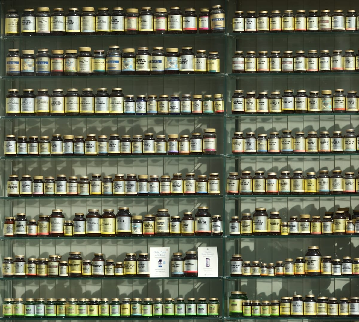 Glass dropper bottle storage of dietary supplement extract