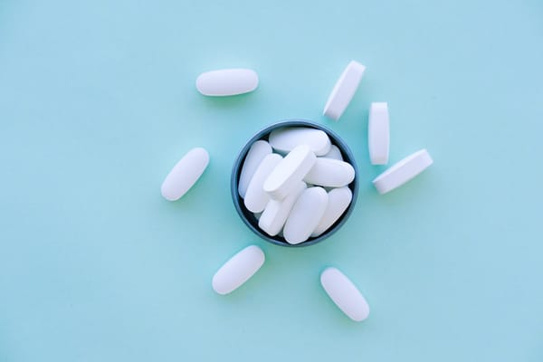 Blushwood Berry Extract and Other Botanicals: What Users Report About Supplement Stacking