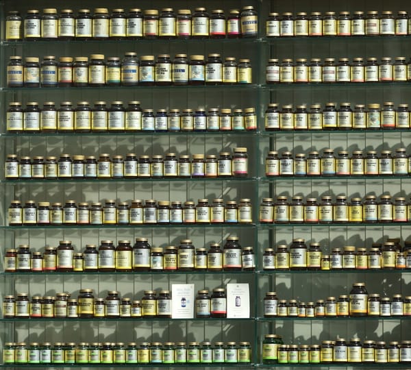 Glass dropper bottle storage of dietary supplement extract